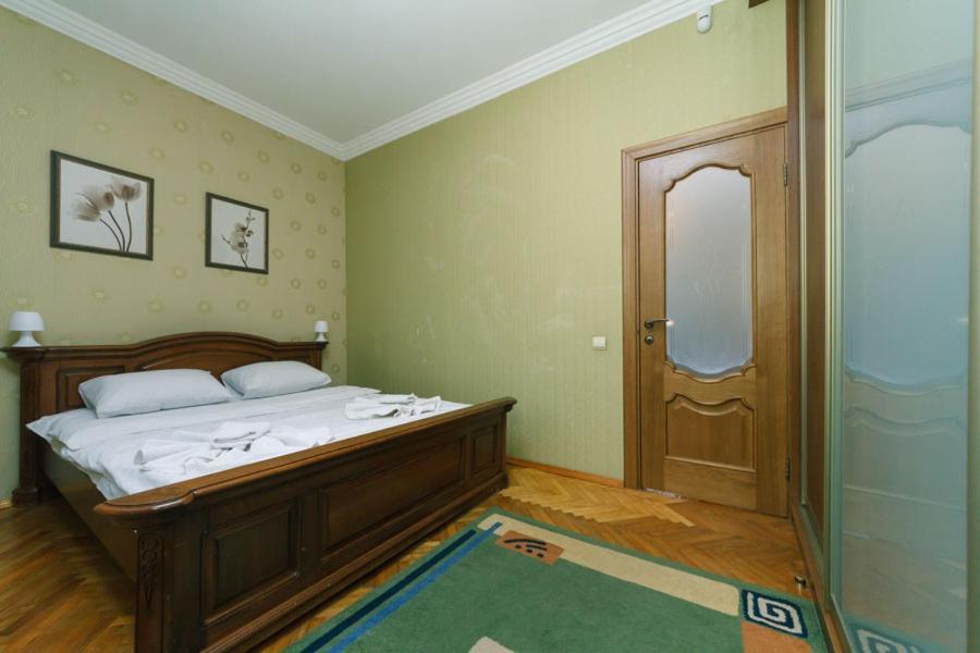 Three-Room Apartments At The Polytechnic Institute Kiev Exteriör bild